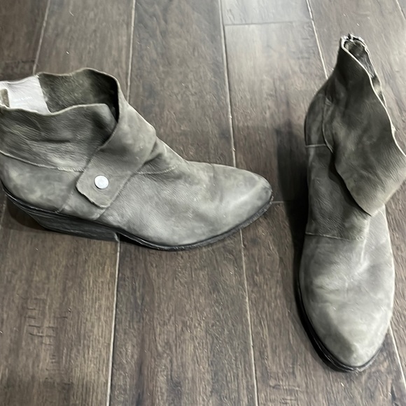 Eileen Fisher Suede Booties sz 9-1/2 - Picture 1 of 4